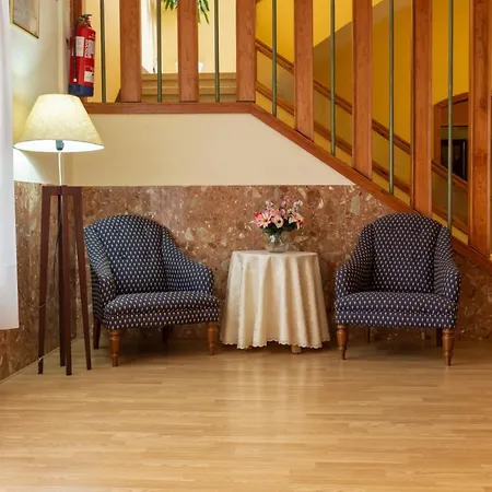 Hospedium Restaurant Travé Hotel