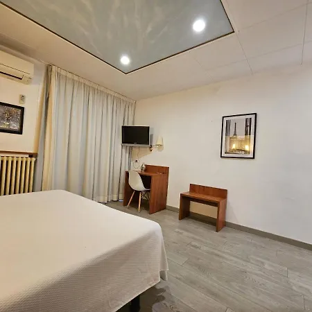 Hotel Checkin Trave Figueres (Girona)