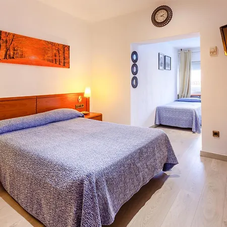 Checkin Trave 3* フィゲラス