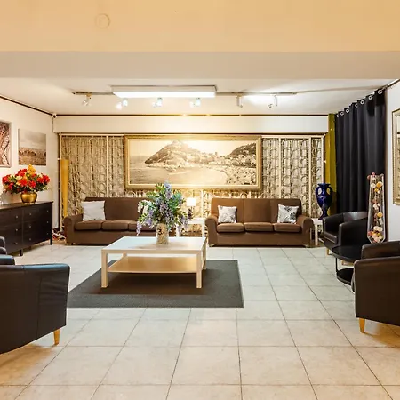 Checkin Trave ホテル