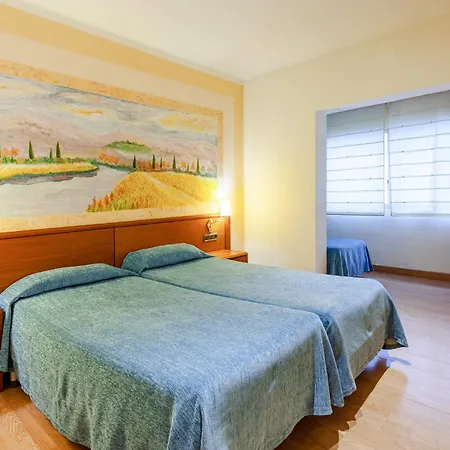 Checkin Trave 3* フィゲラス