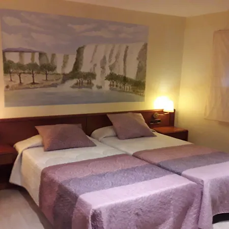 ホテル Checkin Trave 3*