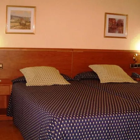 Checkin Trave 3* Figueres (Girona)