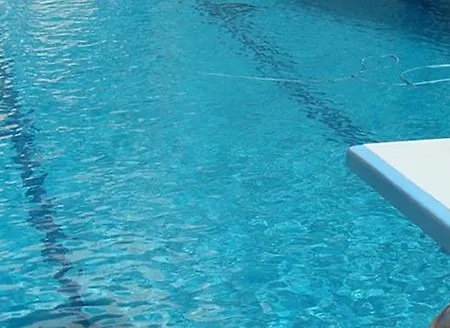 ホテル Checkin Trave 3*