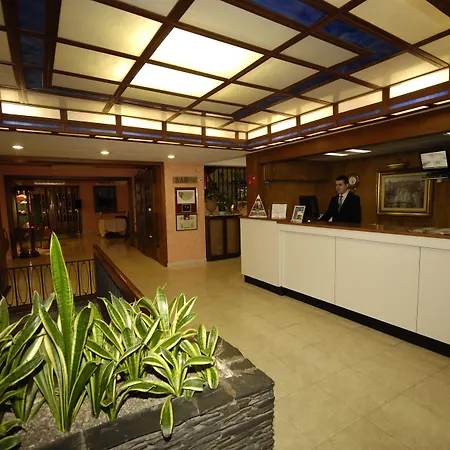 酒店 Trave