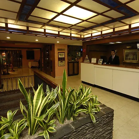 酒店 Trave